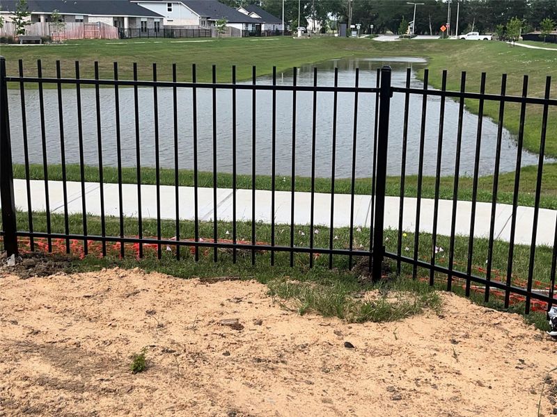 Community amenities in Laurel Landing, Alvin (Image 15).