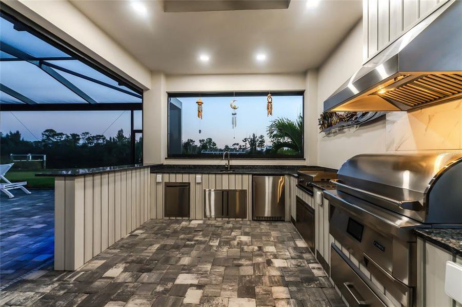 Exterior details and patio area of a home in , Port Charlotte (Image 4).