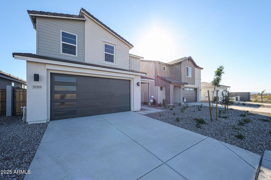 03_2-story-home-with-view_for-sale_Arizo