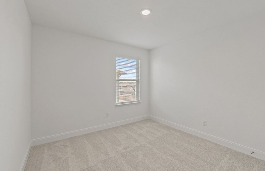 Spacious, unfurnished interior of a new home in Patterson Ranch, Georgetown (Image 27).
