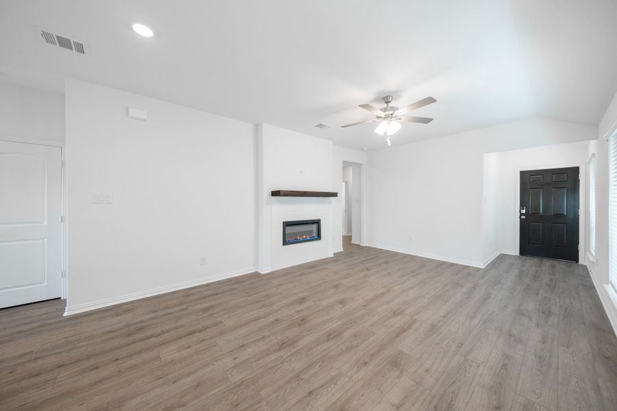 Spacious, unfurnished interior of a new home in Churchill, Anna (Image 11).