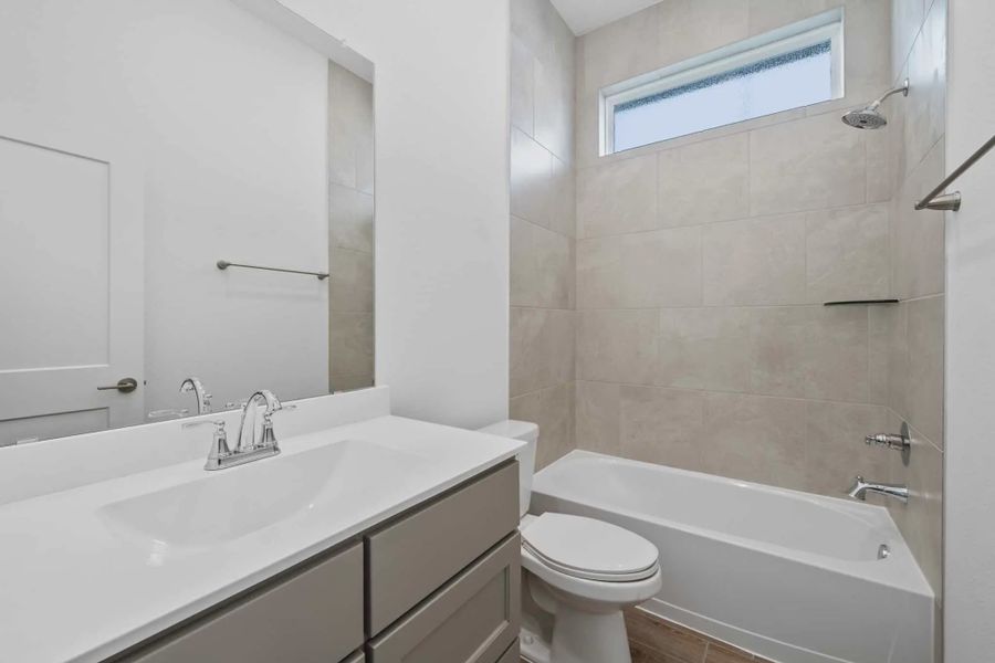 Furnished interior view inside a new home in Meridiana 50's and 60's, Manvel (Image 6).
