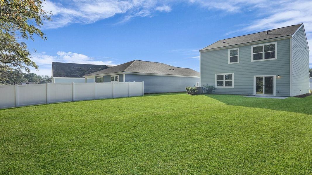 Exterior details and patio area of a home in Hillcrest, Ravenel (Image 23).