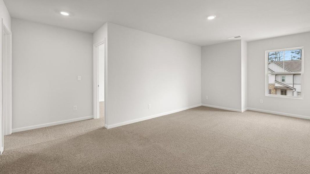 Spacious, unfurnished interior of a new home in Sheffield Highlands, Dallas (Image 21).