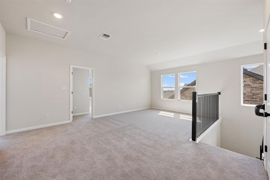 Spacious, unfurnished interior of a new home in Berry Creek Highlands, Georgetown (Image 19).