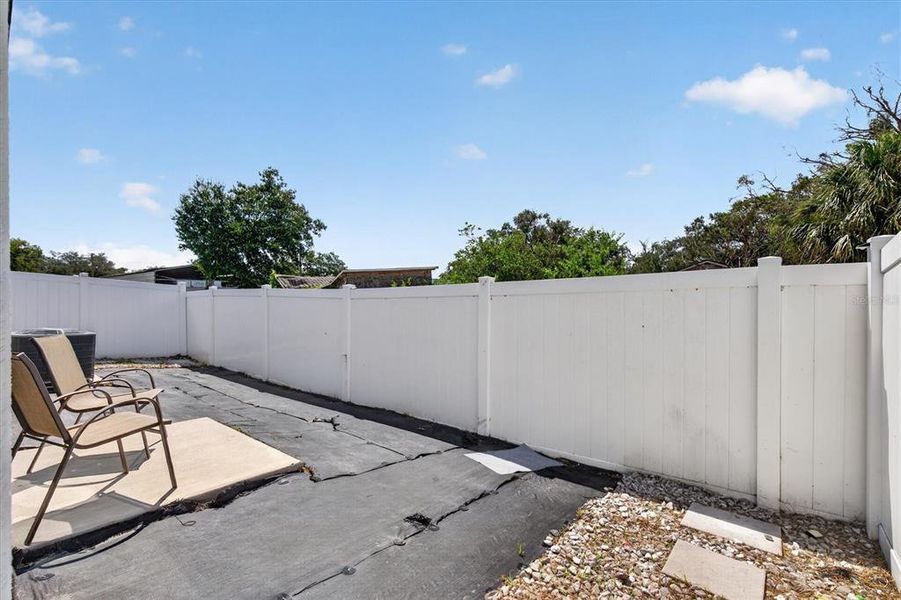 Exterior details and patio area of a home in , Tampa (Image 3).
