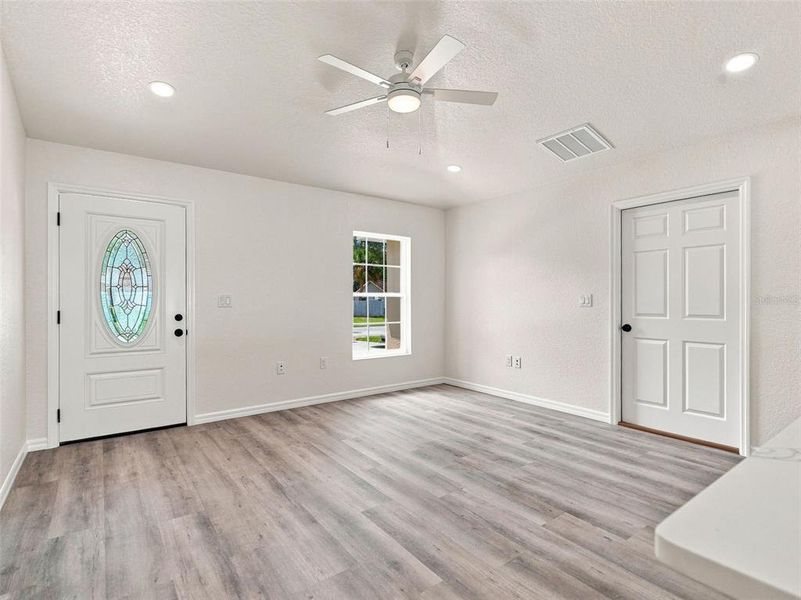 Spacious, unfurnished interior of a new home in , Spring Hill (Image 20).