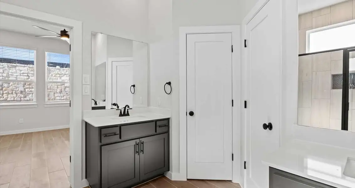 Furnished interior view inside a new home in Meyer Ranch, New Braunfels (Image 6).