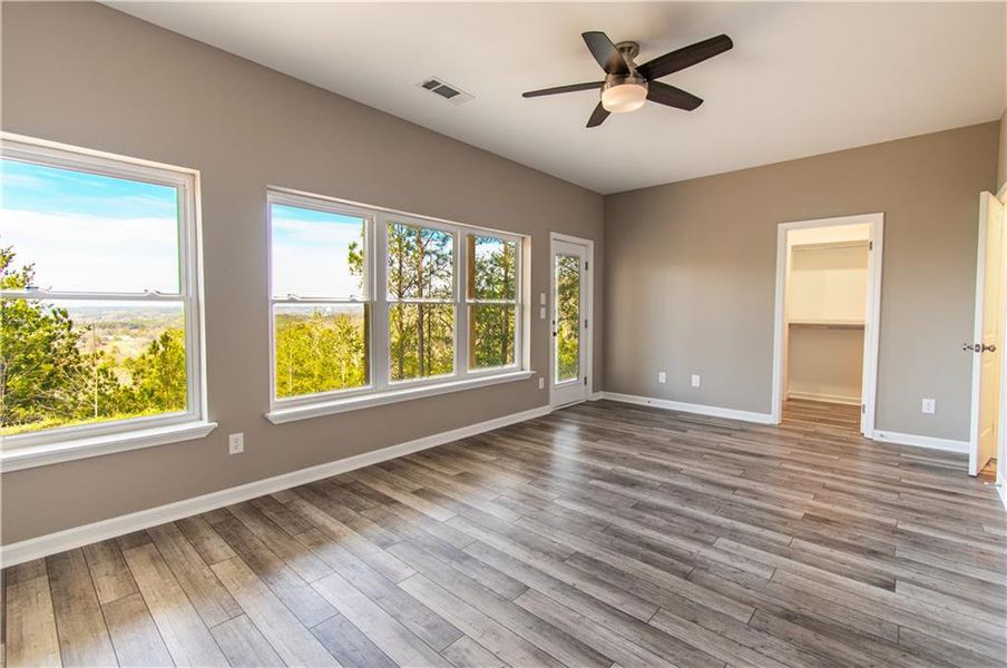 Spacious, unfurnished interior of a new home in , Fairmount (Image 22).