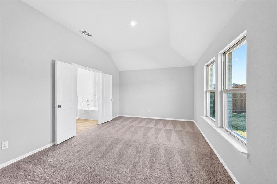 Spacious, unfurnished interior of a new home in Kings Way, Denton (Image 16).