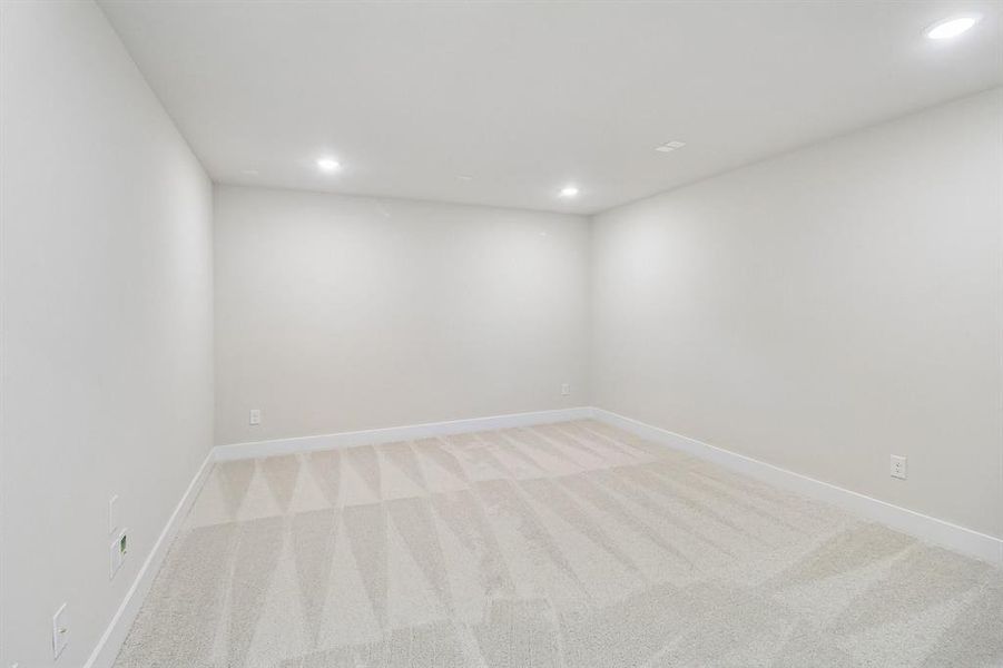 Spacious, unfurnished interior of a new home in Lilyana, Celina (Image 33).