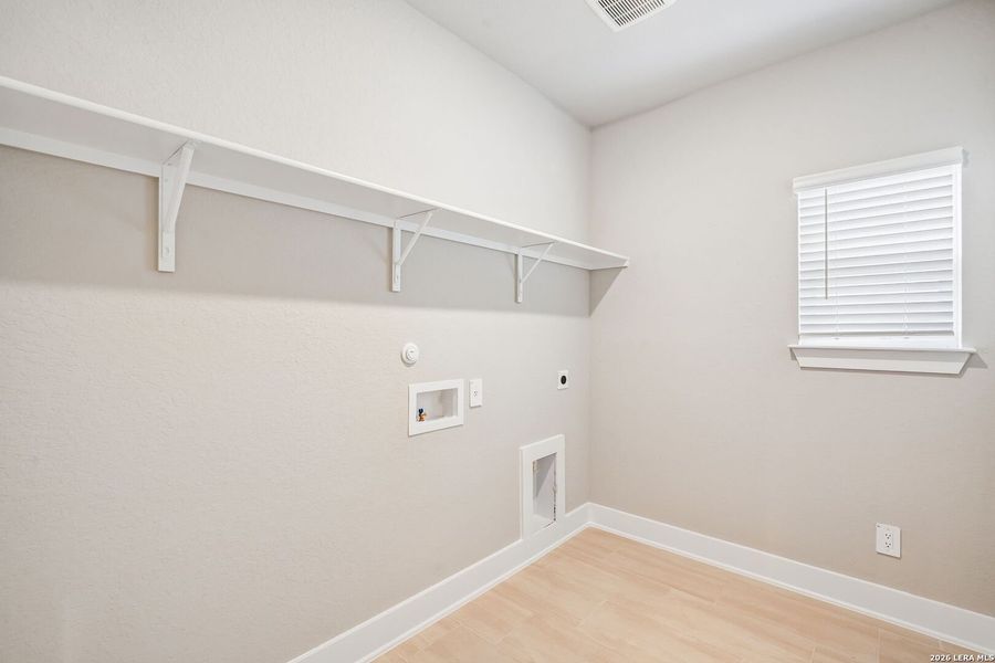 Spacious, unfurnished interior of a new home in Stetson Ridge, Marion (Image 19).