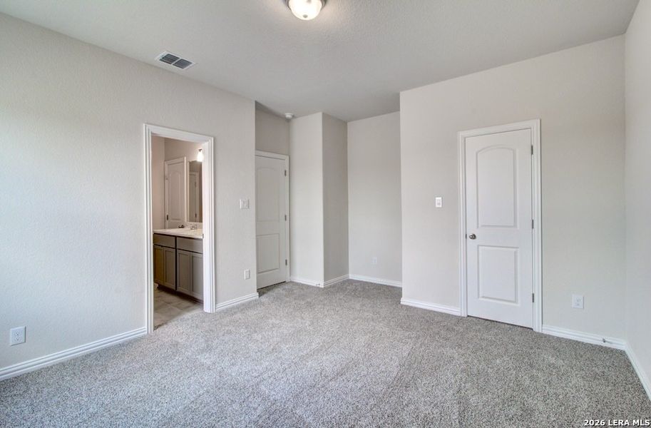 Spacious, unfurnished interior of a new home in The Crossvine, Schertz (Image 19).