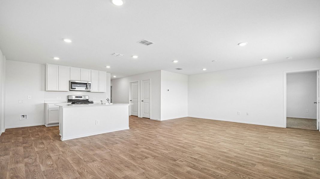Spacious, unfurnished interior of a new home in Talavera, Kyle (Image 13). Spacious, unfurnished interior of a new home in Talavera, Kyle (Image 13).