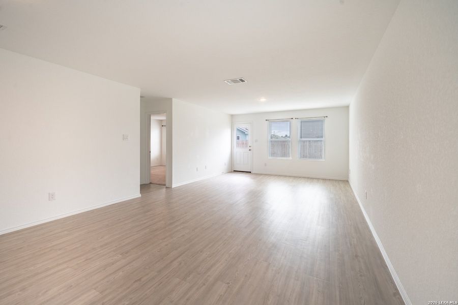 Spacious, unfurnished interior of a new home in Waterwheel, San Antonio (Image 17).