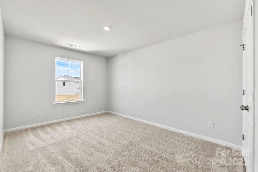 Spacious, unfurnished interior of a new home in The Meadows at Asbury Ridge, York (Image 13).