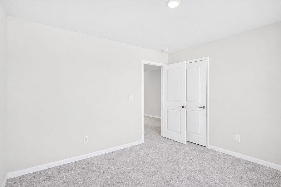 Spacious, unfurnished interior of a new home in , Homer (Image 32).