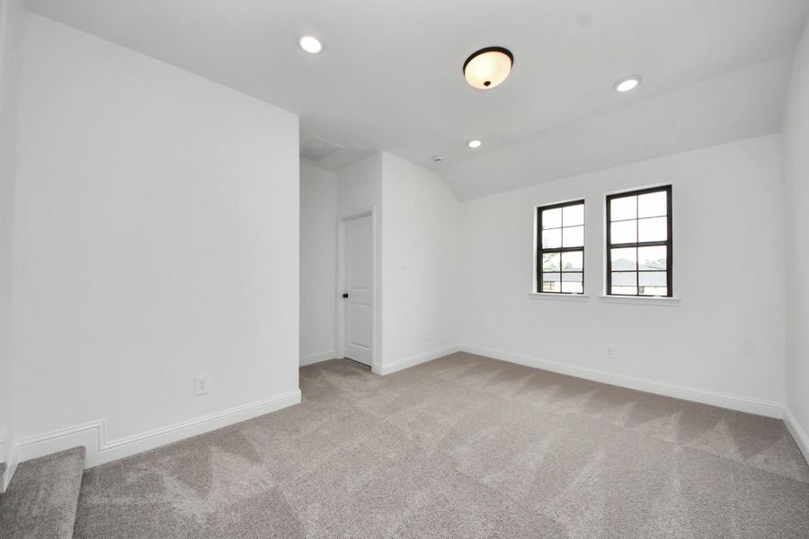 Spacious, unfurnished interior of a new home in , Missouri City (Image 34).