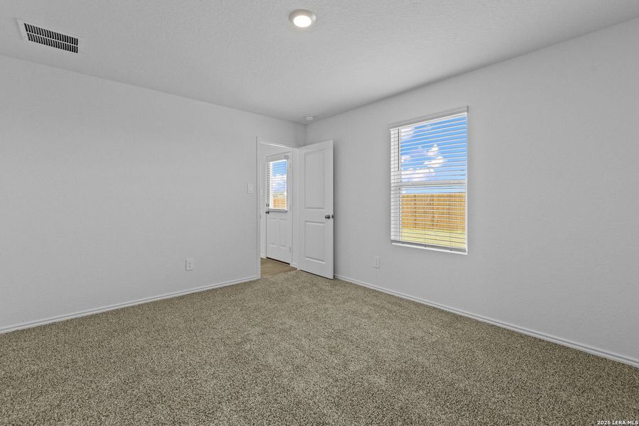Spacious, unfurnished interior of a new home in Hickory Ridge, Elmendorf (Image 20).