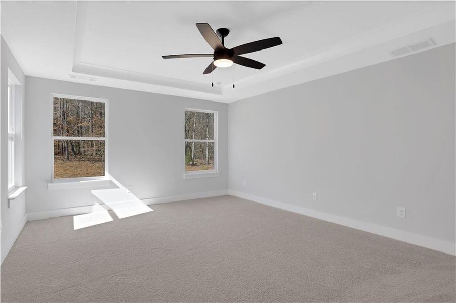 Spacious, unfurnished interior of a new home in Cambridge, Flowery Branch (Image 23).