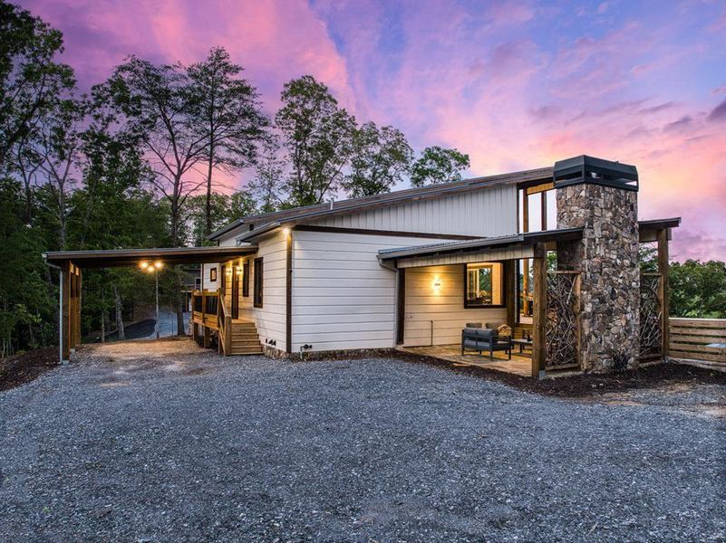 Exterior details and patio area of a home in , Mineral Bluff (Image 1).