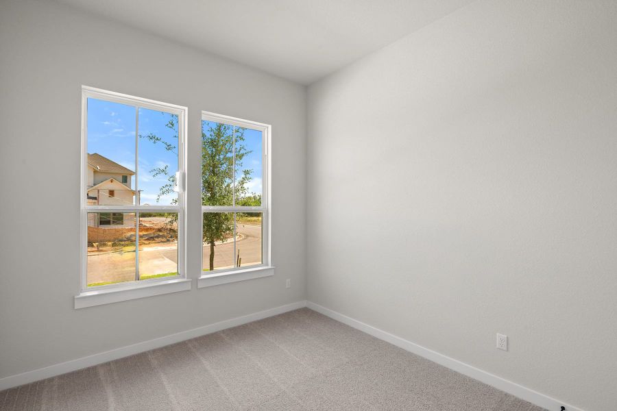 Spacious, unfurnished interior of a new home in Wolf Ranch, Georgetown (Image 19).
