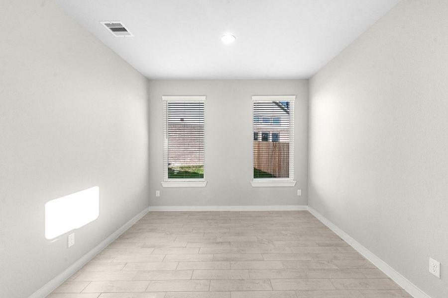 Spacious, unfurnished interior of a new home in Briarwood Crossing, Rosenberg (Image 14). Spacious, unfurnished interior of a new home in Briarwood Crossing, Rosenberg (Image 14).