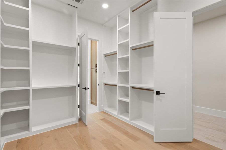 Furnished interior view inside a new home in Pecan Plantation, Granbury (Image 11). Furnished interior view inside a new home in Pecan Plantation, Granbury (Image 11).