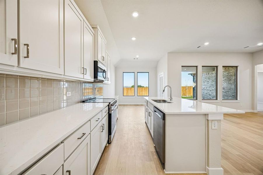 Furnished interior view inside a new home in Freeman Farms, Kaufman (Image 13). Furnished interior view inside a new home in Freeman Farms, Kaufman (Image 13).