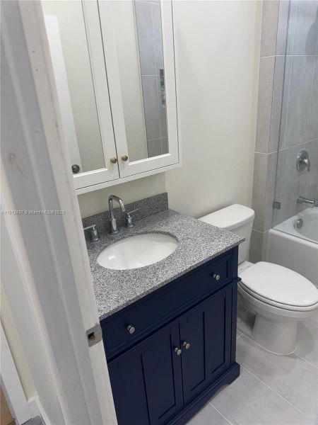 Furnished interior view inside a new home in , Port Charlotte (Image 5).