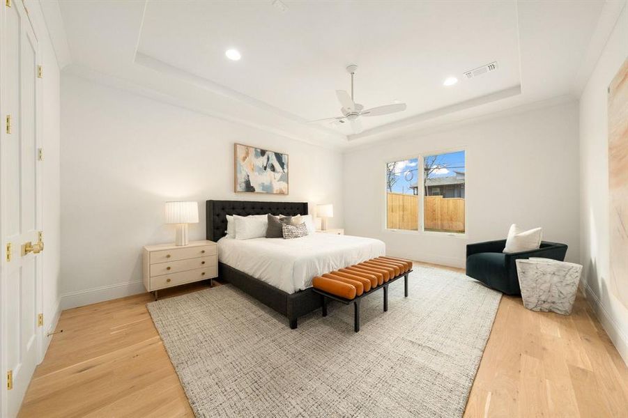 Furnished interior view inside a new home in , Dallas (Image 31).