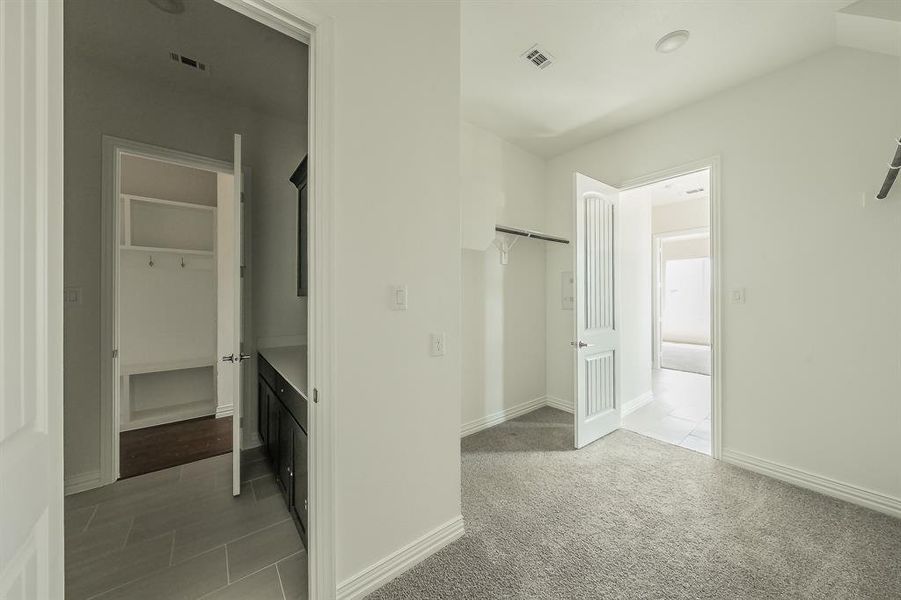 Spacious, unfurnished interior of a new home in Matthews Farms, Venus (Image 37). Spacious, unfurnished interior of a new home in Matthews Farms, Venus (Image 37).