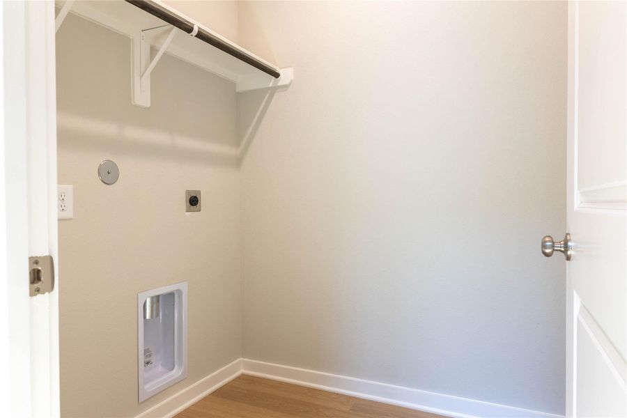 Spacious, unfurnished interior of a new home in La Segarra 40', Brookshire (Image 19).