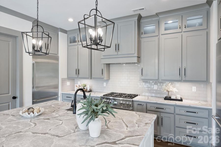 Beautiful Custom Cabinetry to the Ceiling Beautiful Custom Cabinetry to the Ceiling