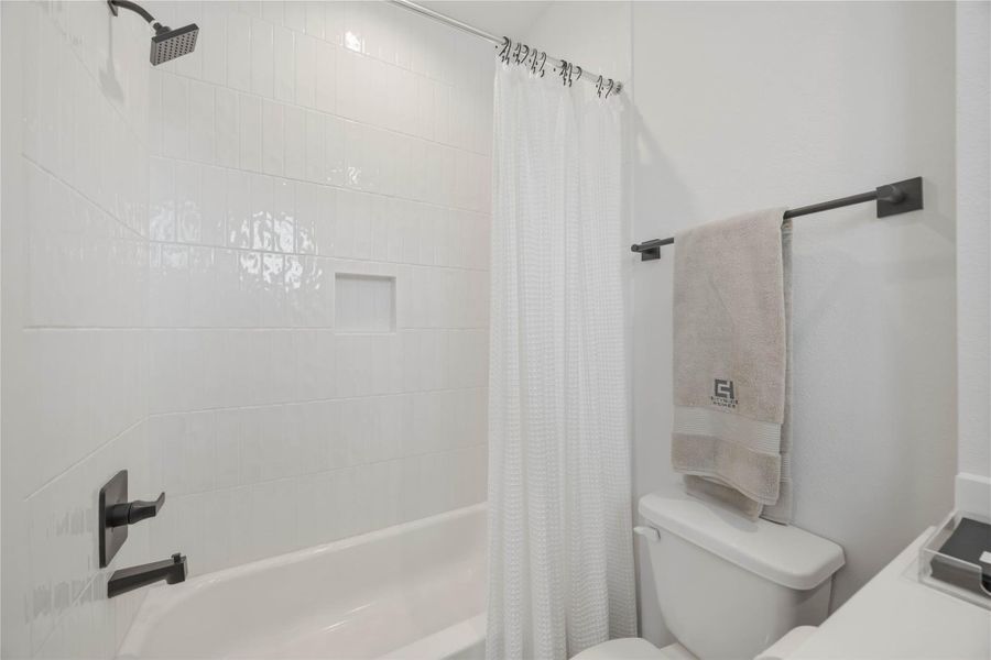 Furnished interior view inside a new home in Thornton Oaks, Houston (Image 4). Furnished interior view inside a new home in Thornton Oaks, Houston (Image 4).