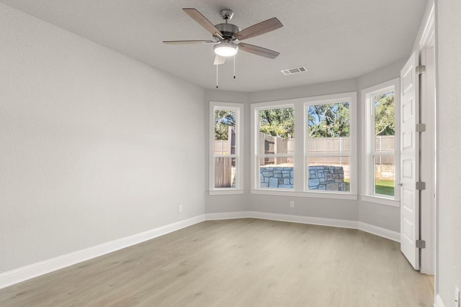 Spacious, unfurnished interior of a new home in Clear Creek, Round Rock (Image 30).
