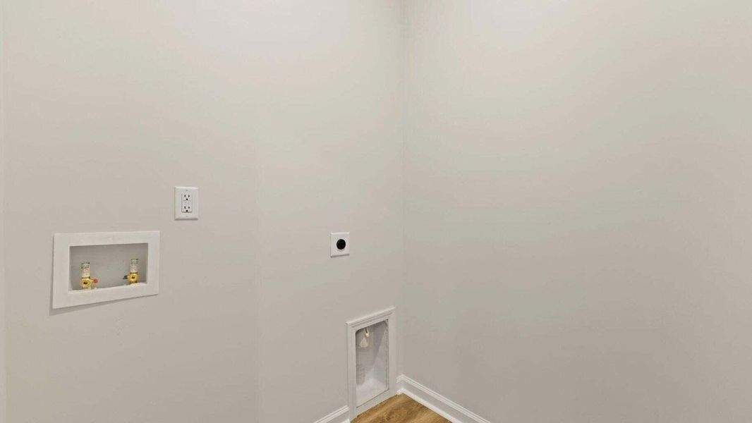 Spacious, unfurnished interior of a new home in , Summerville (Image 25).