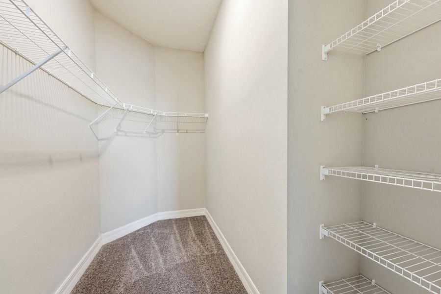 Walk-in-closet