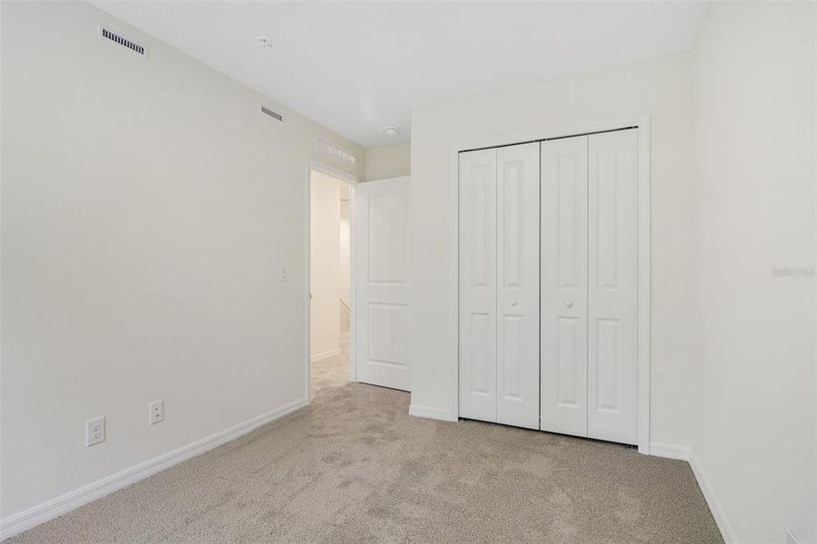 Spacious, unfurnished interior of a new home in Towns at Riverwalk, Sanford (Image 9).