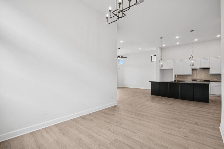 Spacious, unfurnished interior of a new home in Grange - Reserve Collection, Katy (Image 25).