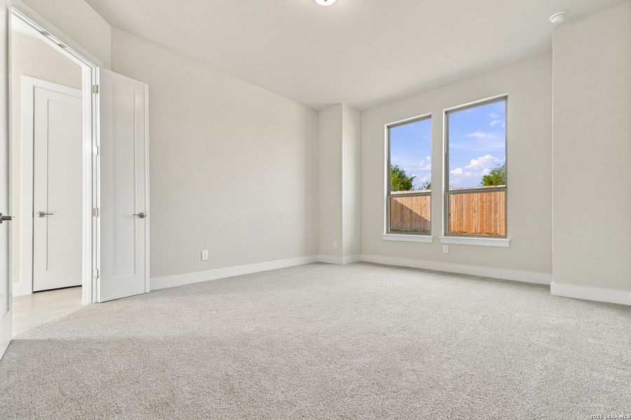 Spacious, unfurnished interior of a new home in Haby Hill 60s, San Antonio (Image 29).