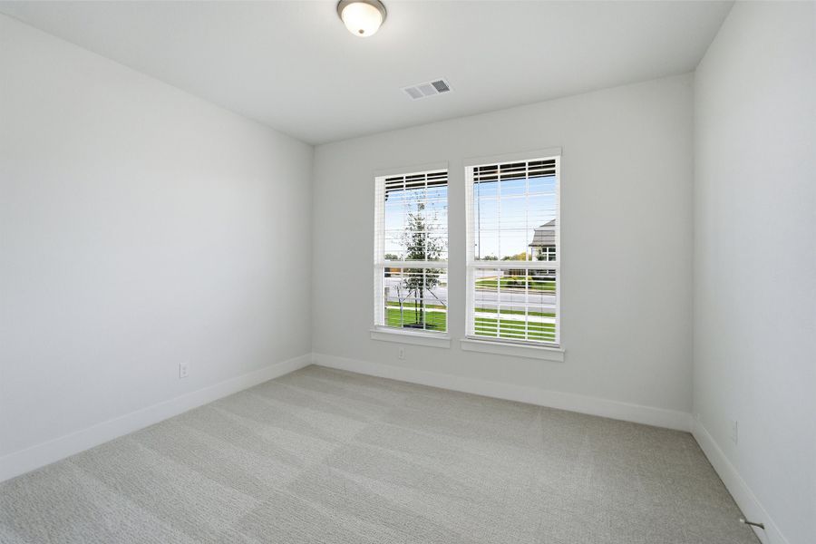 Spacious, unfurnished interior of a new home in Santa Rita Ranch, Liberty Hill (Image 23).