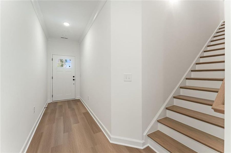 Spacious, unfurnished interior of a new home in Cherokee Township, Acworth (Image 15).