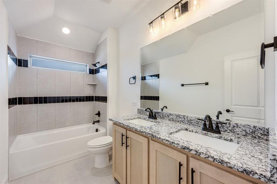 Furnished interior view inside a new home in Terracina, Rockwall (Image 18). Furnished interior view inside a new home in Terracina, Rockwall (Image 18).