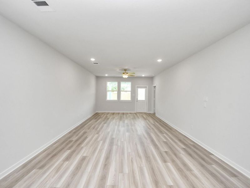 Spacious, unfurnished interior of a new home in Liberty Estates, Cleveland (Image 21).