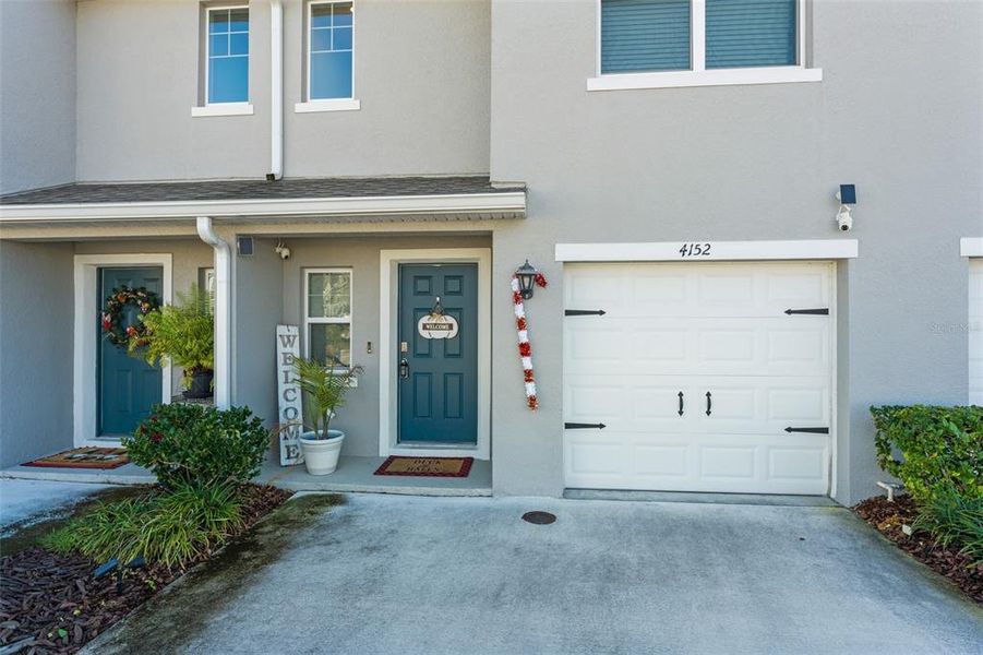 Exterior details and patio area of a home in , St. Cloud (Image 3).