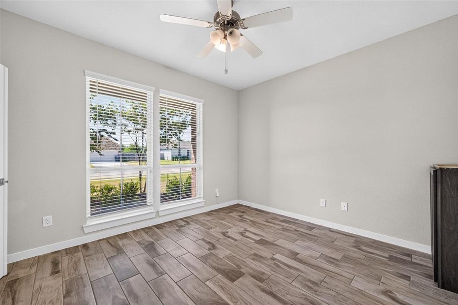 Spacious, unfurnished interior of a new home in , Mont Belvieu (Image 47).