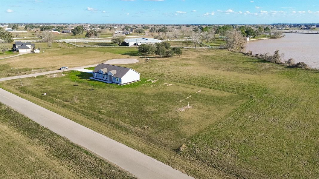 Exterior details and patio area of a home in , Rosharon (Image 4). Exterior details and patio area of a home in , Rosharon (Image 4).