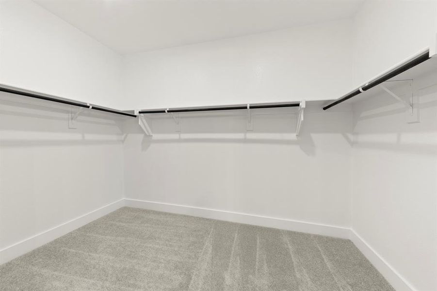 17. 2700 Andorra - Closet