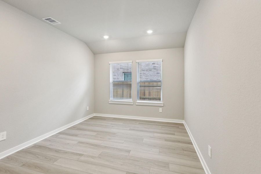 Spacious, unfurnished interior of a new home in Massey Oaks - Premier Series, Pearland (Image 15). Spacious, unfurnished interior of a new home in Massey Oaks - Premier Series, Pearland (Image 15).